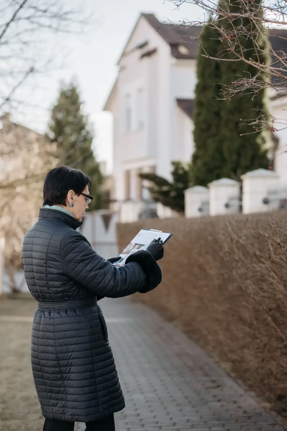 Woman — Pest Control Inspection Woman — Pest Control Inspection